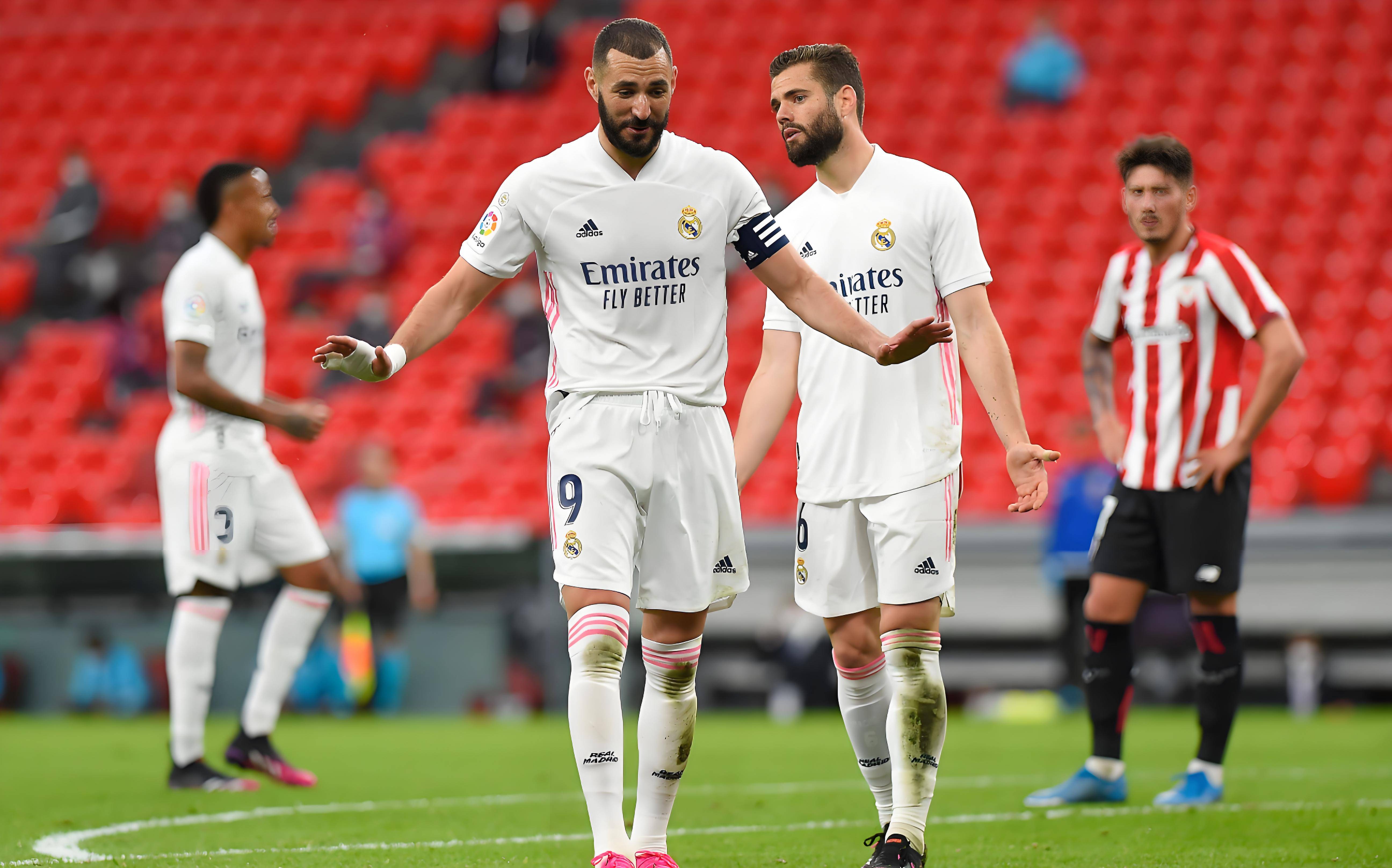 亚马尔后场启动连续摆脱人海防守 亚马尔后场启动连续摆脱人海防守