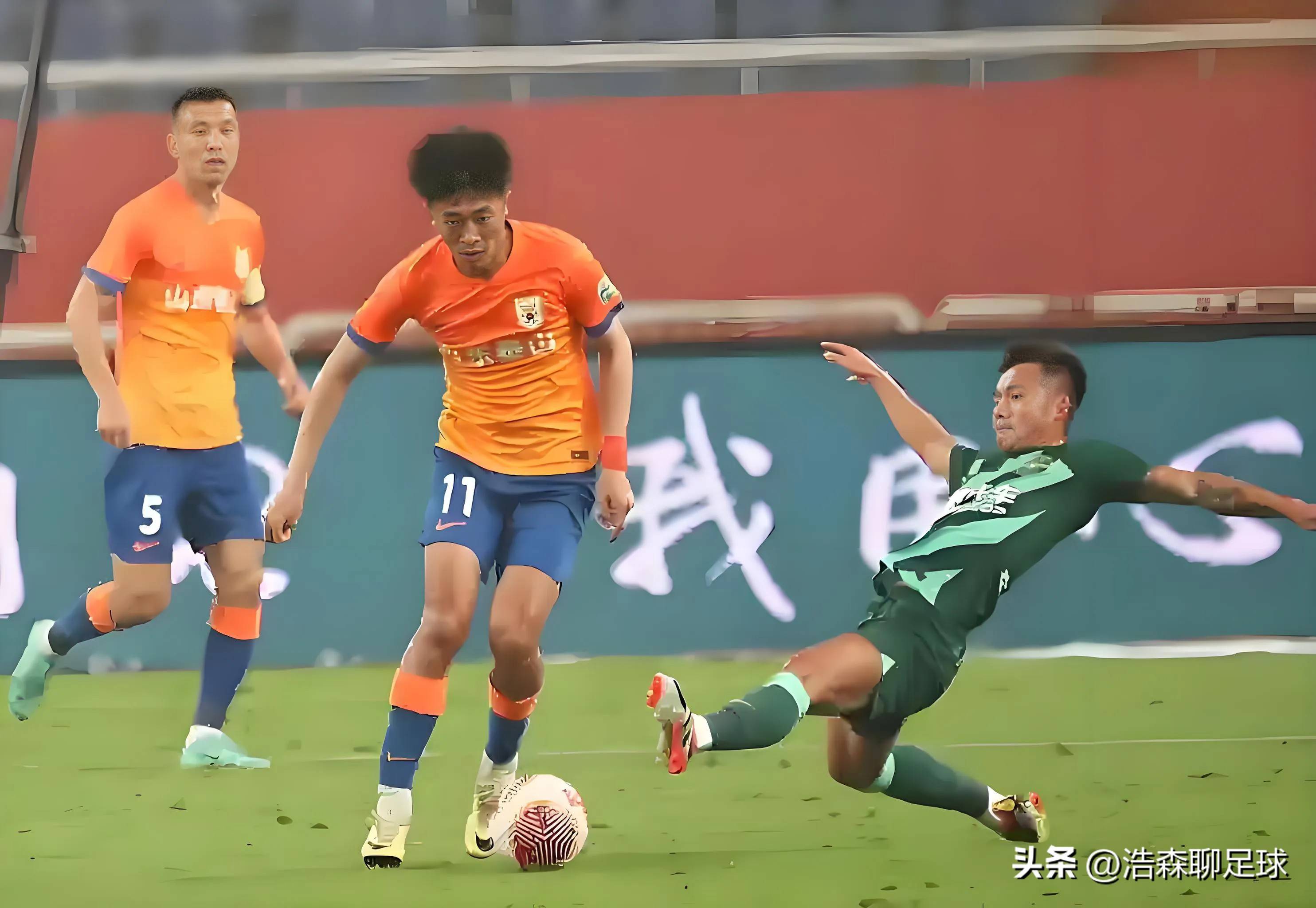 包含国际比赛日山东泰山备战NBA常规赛；外线爆发细节曝光；话题不断；赛季目标并未改变的词条