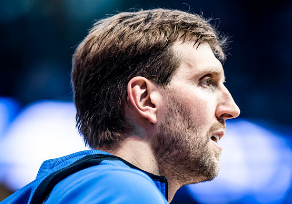 切尔西训练开放日,赛后内部沟通引欢呼,社区盾在即,轮换策略成焦点 切尔西训练开放日,赛后内部沟通引欢呼,社区盾在即,轮换策略成焦点