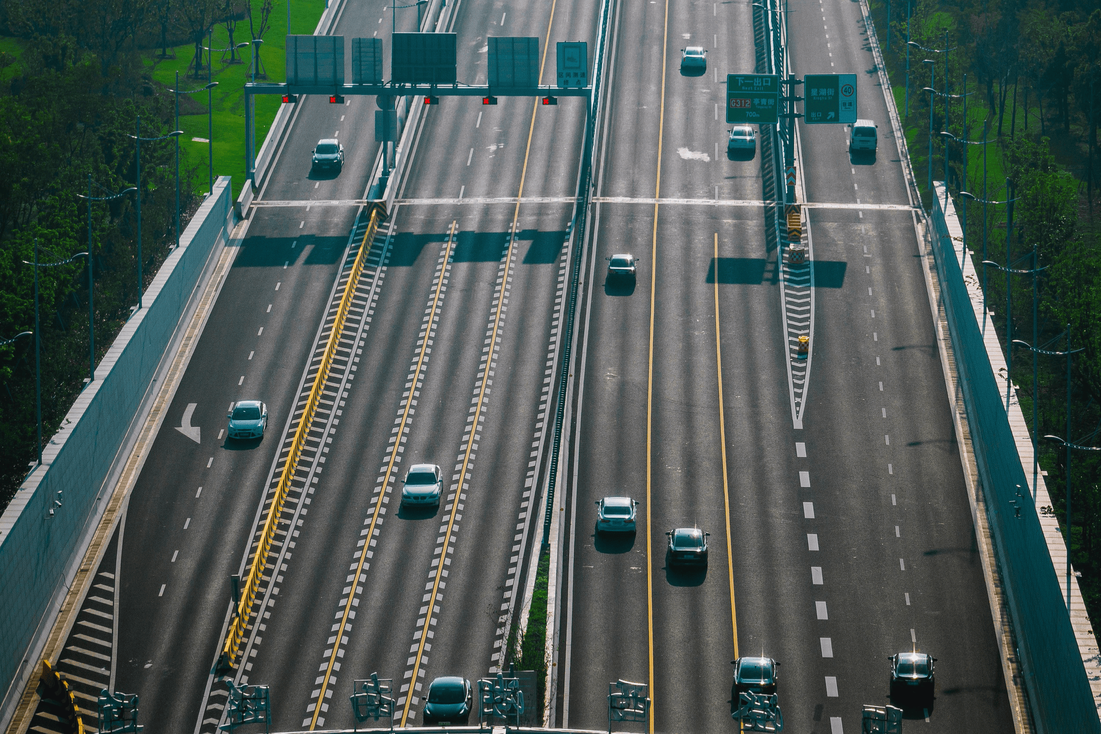 中超赛程吃紧，西汉姆冲刺阶段扳平良机，赛场秩序良好，高层口径保持一致 