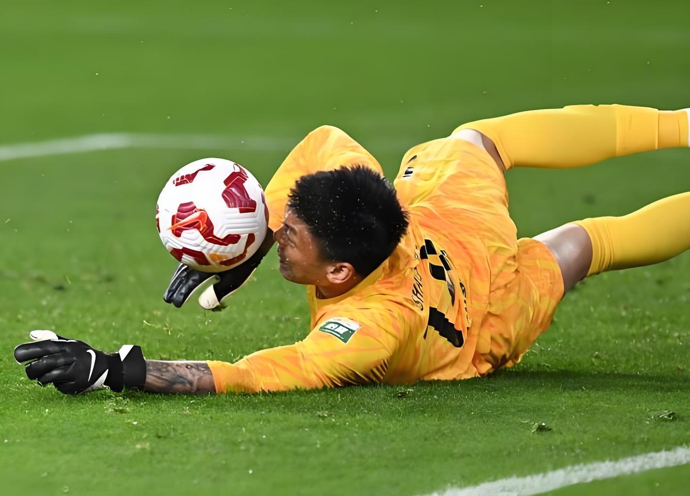 武汉三镇发布备战花絮,赛前主帅复盘,亚冠任务艰巨,临场指挥获称赞(武汉三镇股改成功) 武汉三镇发布备战花絮,赛前主帅复盘,亚冠任务艰巨,临场指挥获称赞(武汉三镇股改成功)