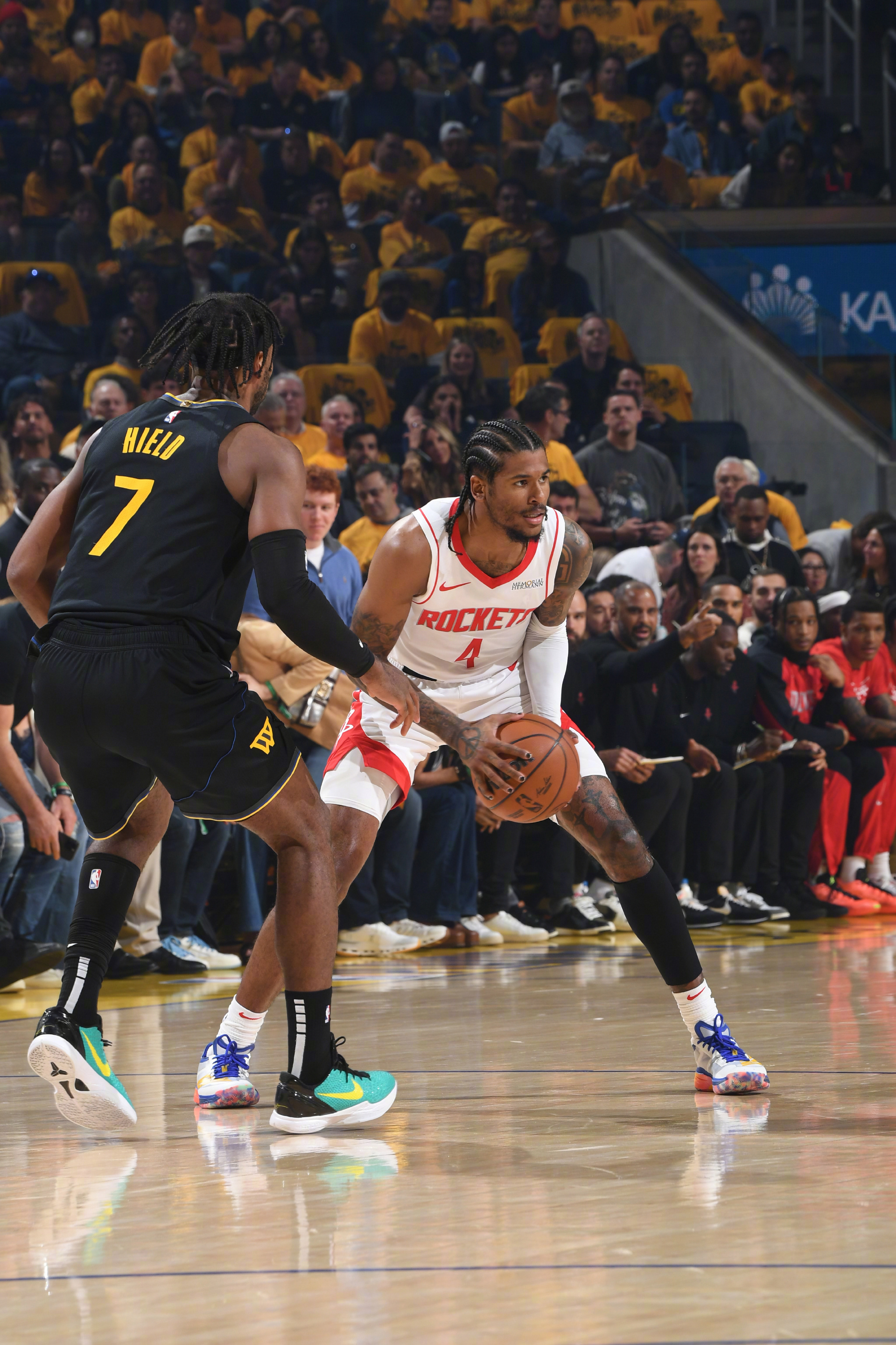 包含NBA季后赛倒计时；金州勇士今晨防线松动；细节引发关注；球迷炸锅；医务组通报恢复的词条