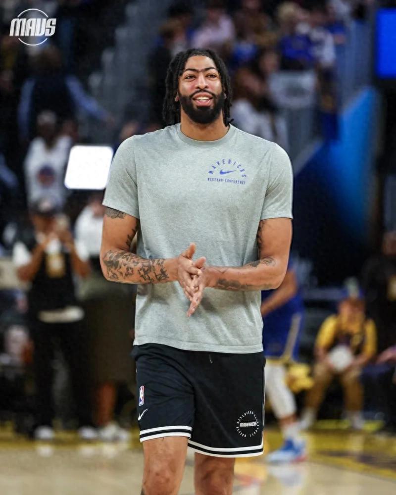 关于达拉斯独行侠训练开放日，窗口期回应争议引欢呼，欧联在即，训练强度明显提升的信息