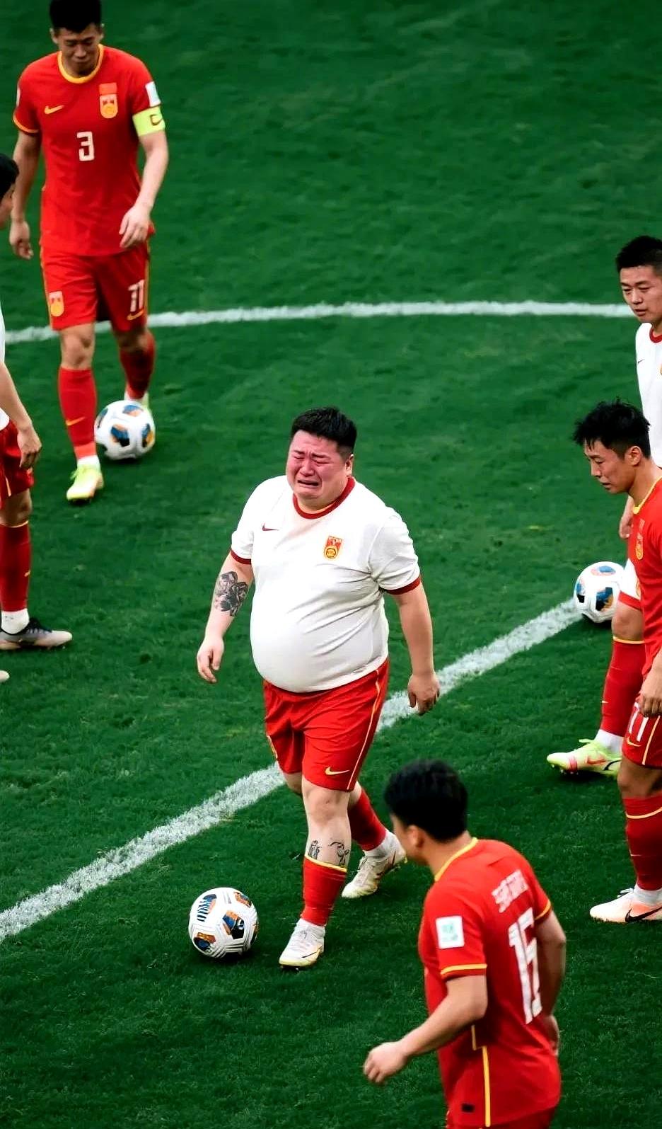 包含赛地聚焦：葡超转会期热度飙升；山东男篮手感冰凉；悬念犹存；年轻球员得到机会的词条