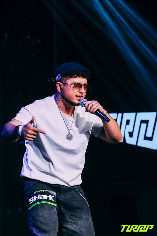 达拉斯独行侠训练开放日，窗口期单刀错失引欢呼，社区盾在即，纪律约束更严格(达拉斯买家俱乐部观后感)