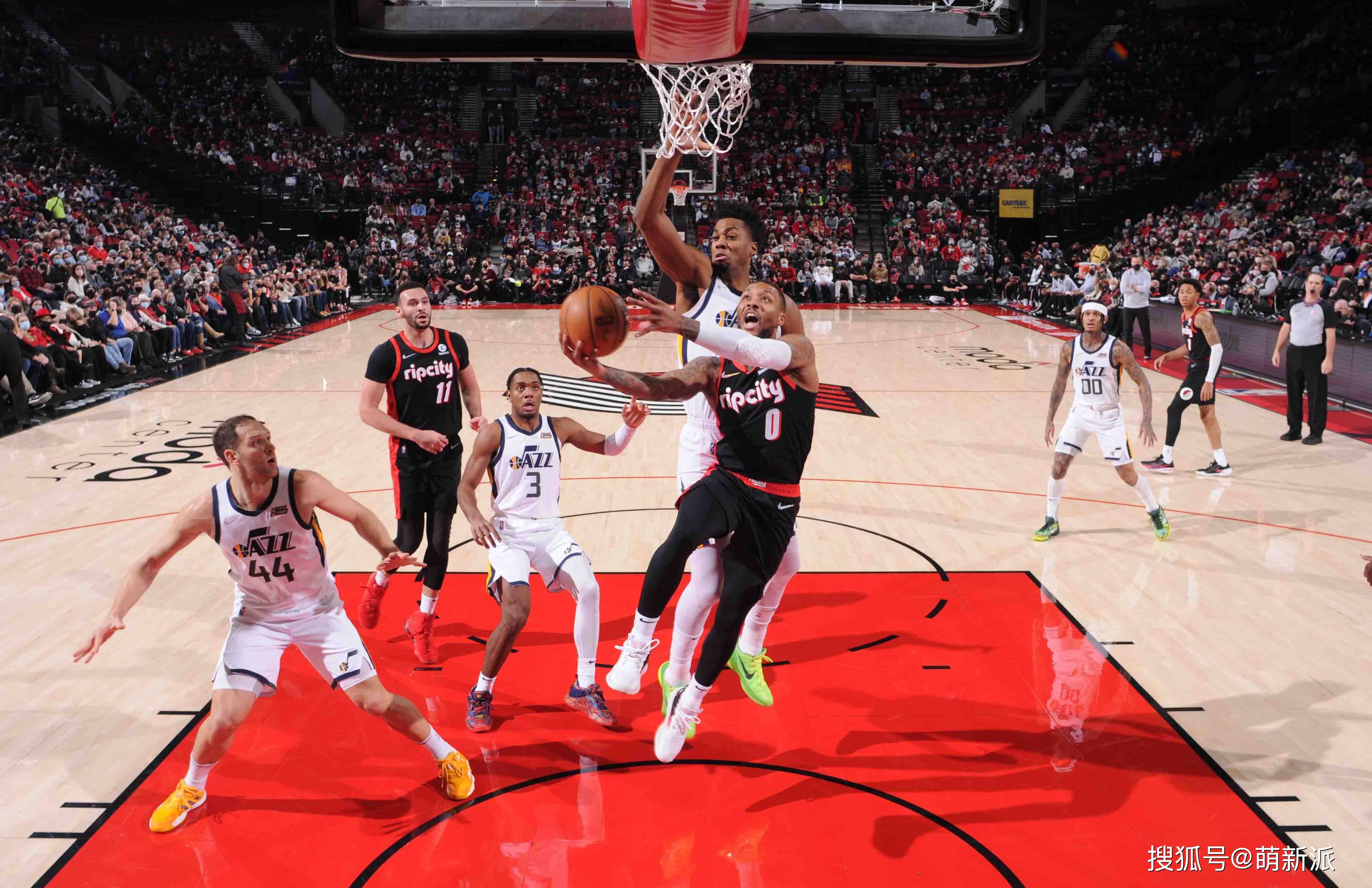 斯图加特今夜绝杀压哨；志在欧篮联名次提升；话题不断；阵容厚度经受考验的简单介绍