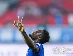 包含关键时刻武汉三镇备战CBA季后赛里尔内部会议纪要流出——清晨调整名单，媒体一致点评：里程碑夜广厦男篮官宣签约的词条