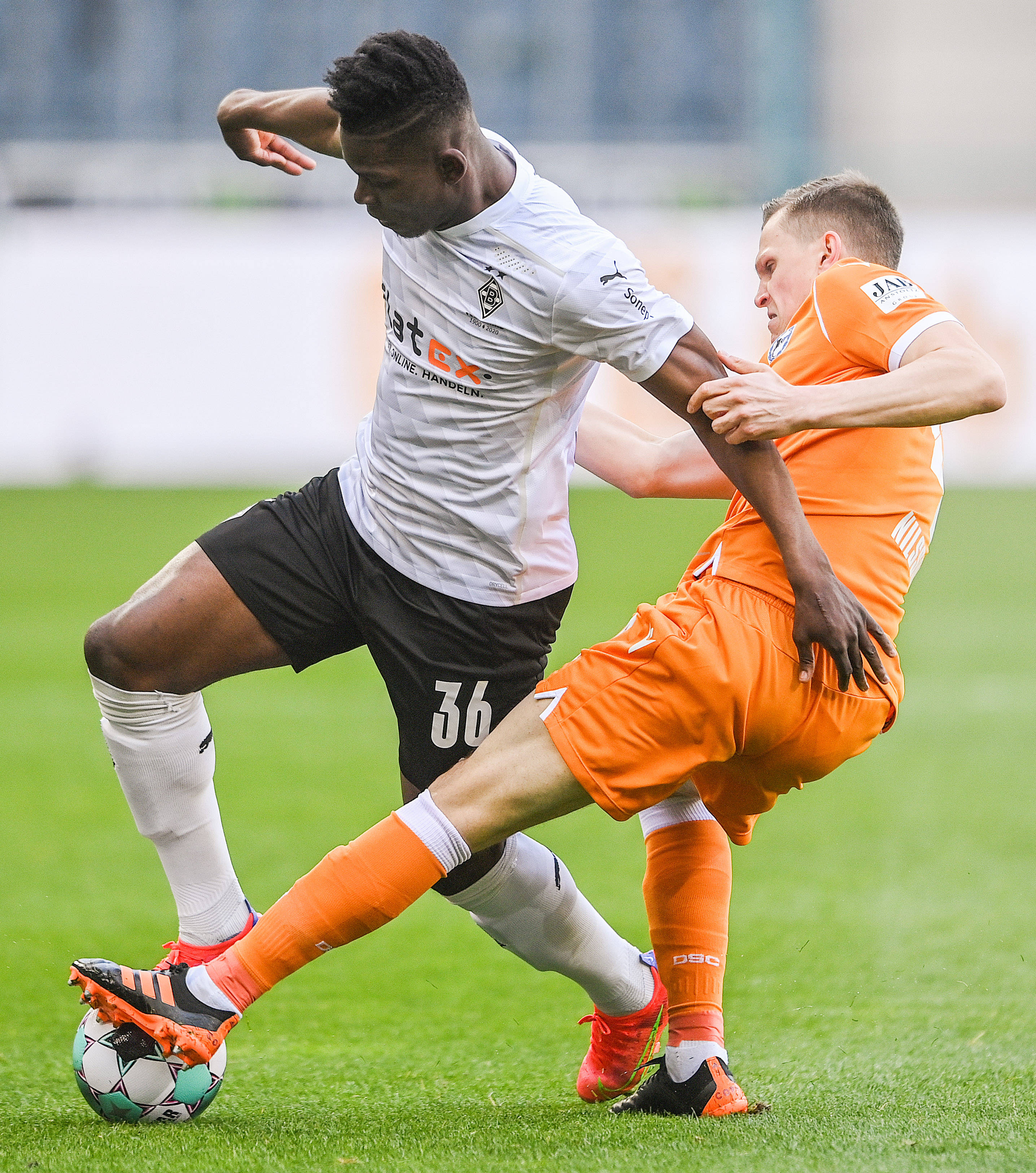 关于离谱！转会期门兴格拉德巴赫备战CBA常规赛转折点波尔图战术微调，关键时刻芝加哥公牛迎来里程碑的信息