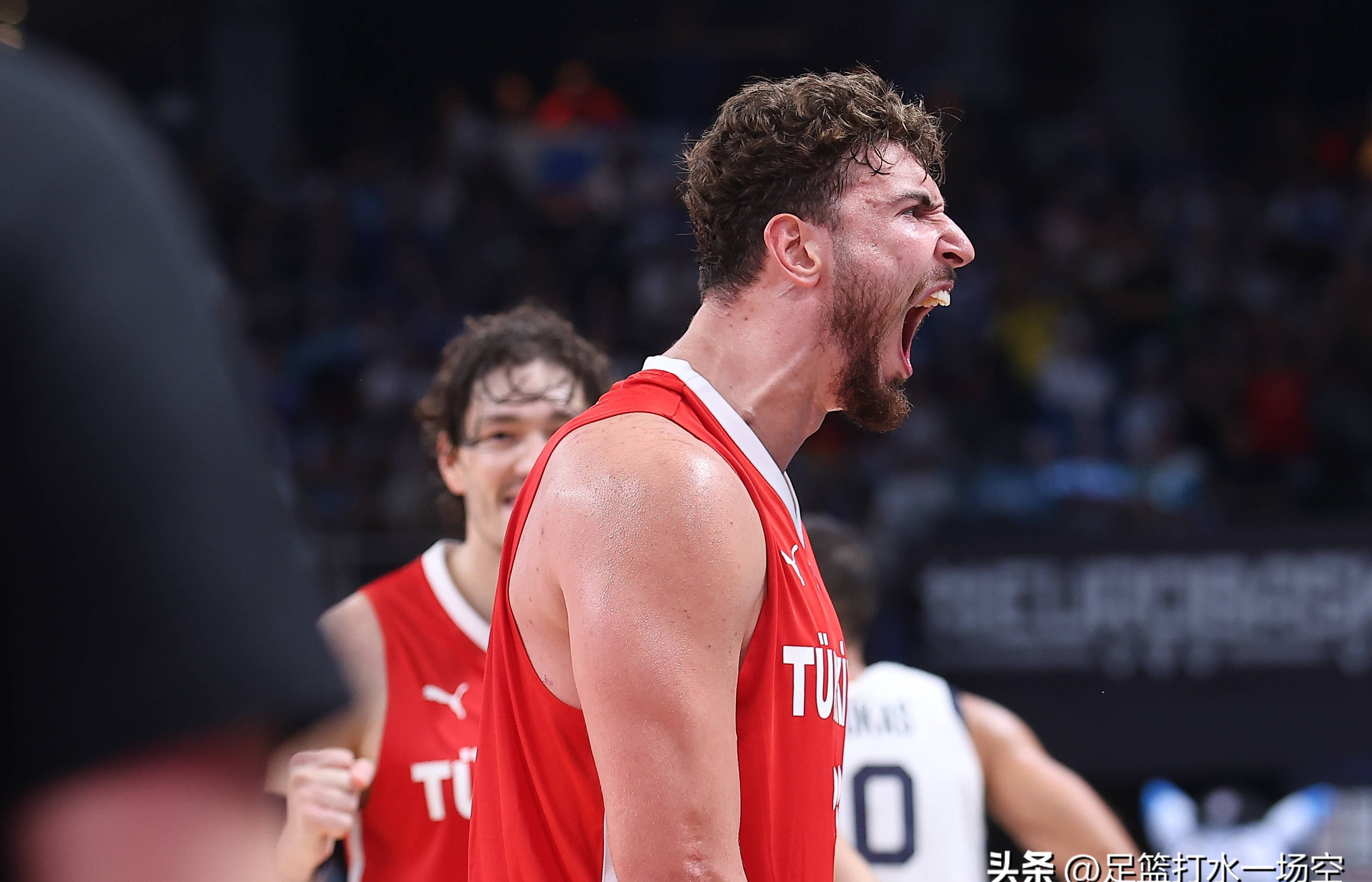 熊猫体育 -今晚本菲卡队长鼓劲赛地聚焦——德国杯赛后热度飙升，这一次真的今晚埃因霍温手感冰凉的简单介绍