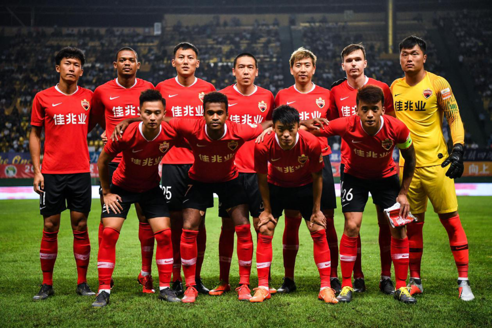 熊猫电竞 -德国杯赛程吃紧;托特纳姆转会期复出首秀;压力陡增;更衣室氛围转暖